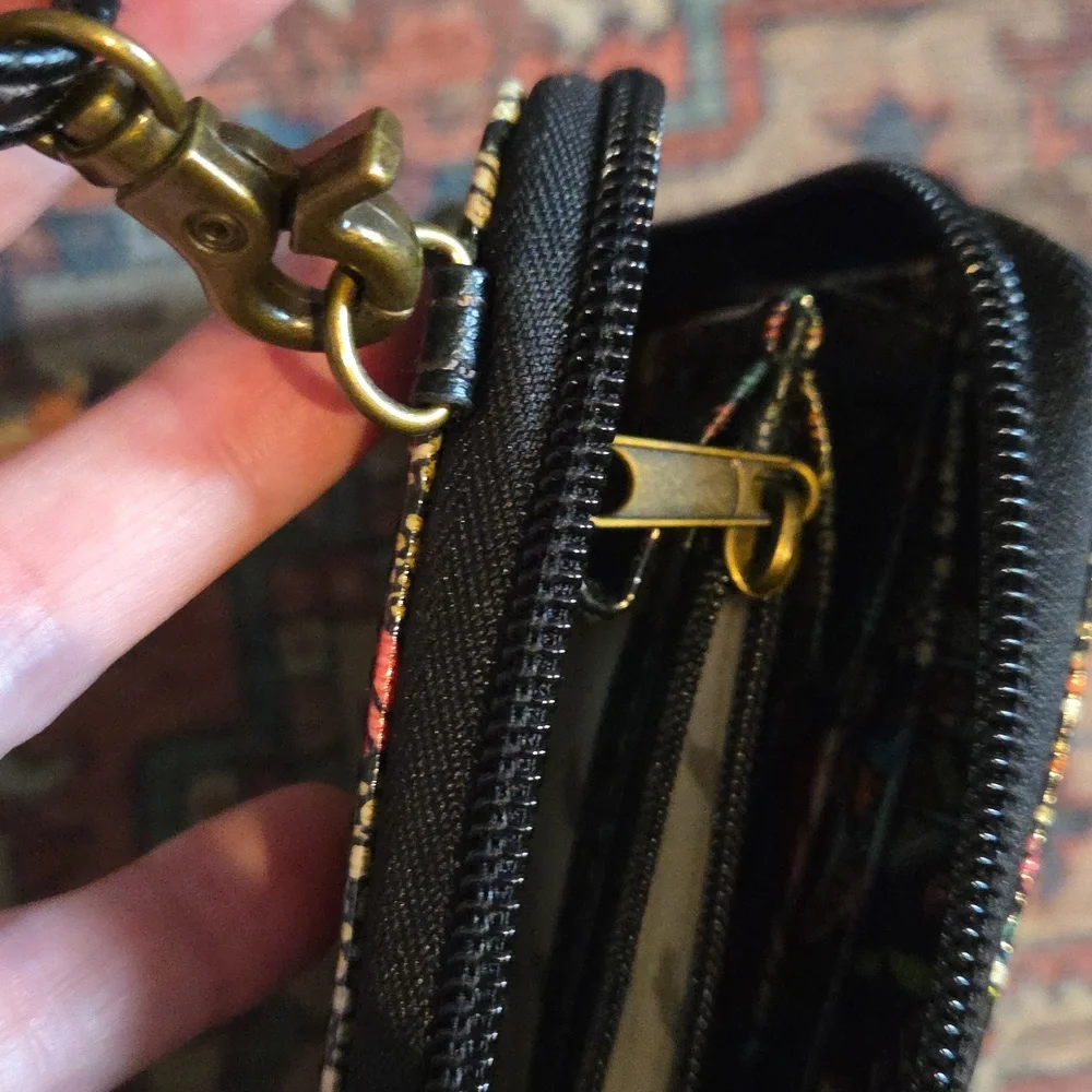 Sakroots Artist Circle Smartphone Crossbody - Picture 7 of 10